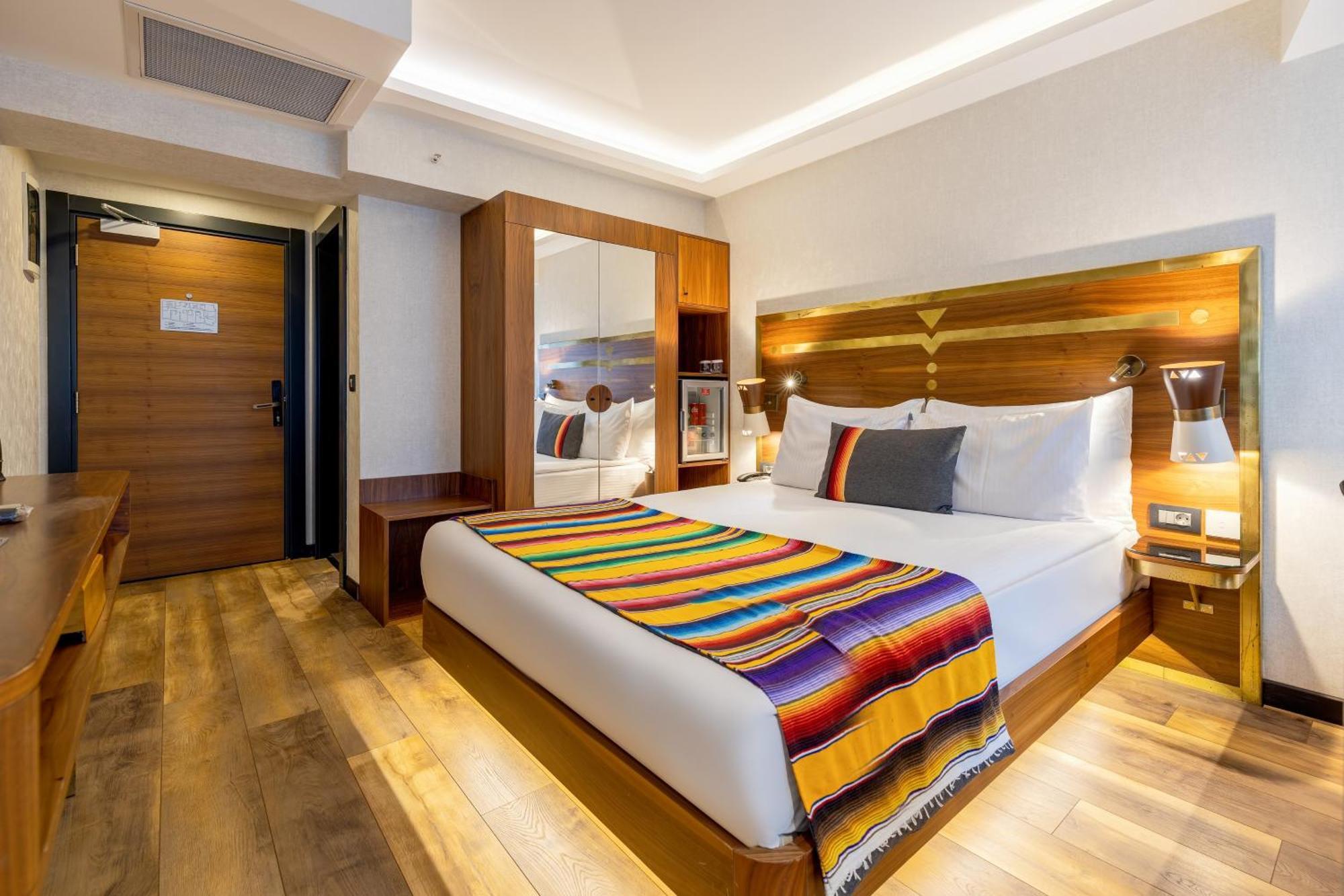 Hay Hotel Alsancak Измир Екстериор снимка
