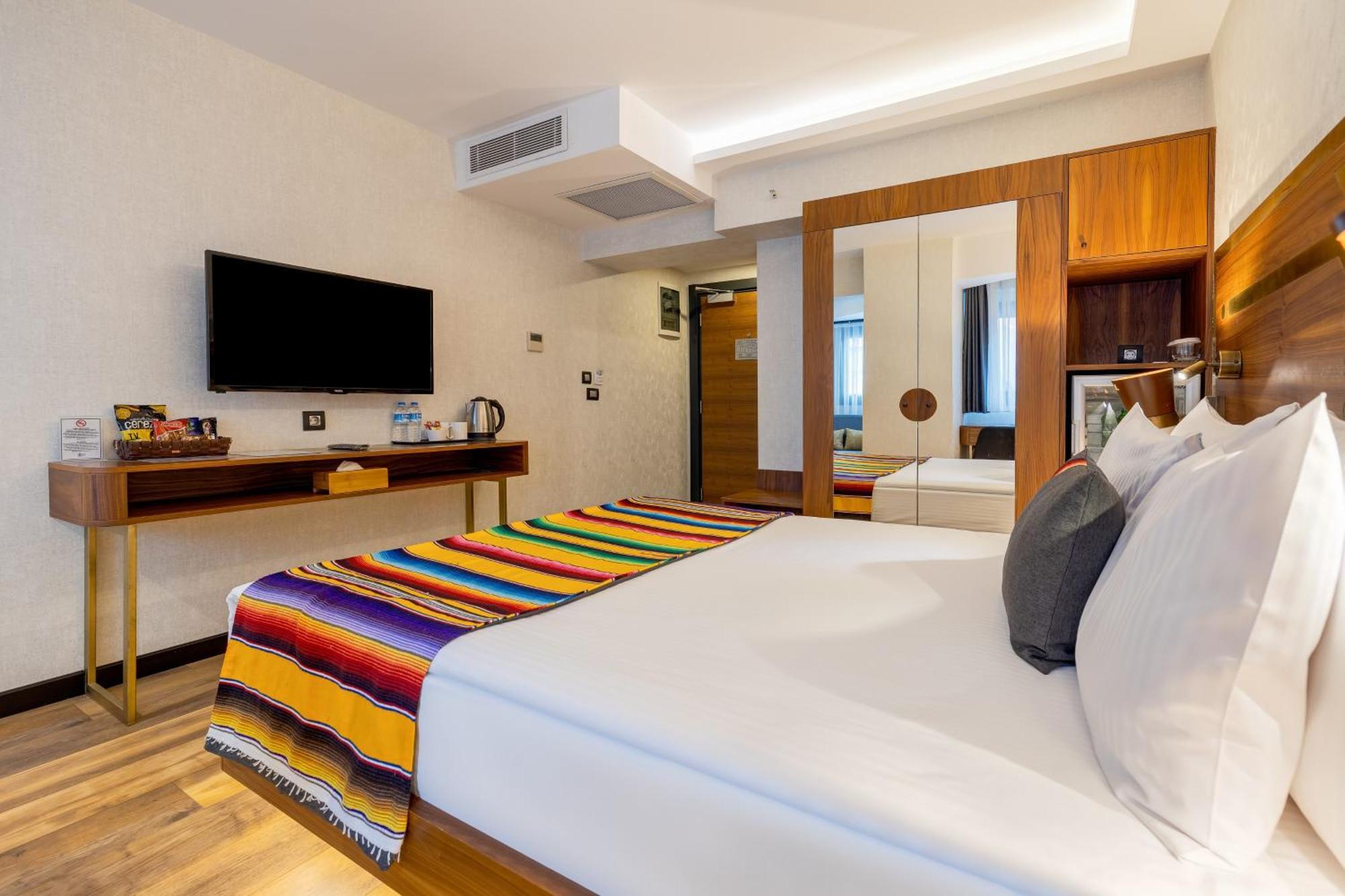Hay Hotel Alsancak Измир Екстериор снимка