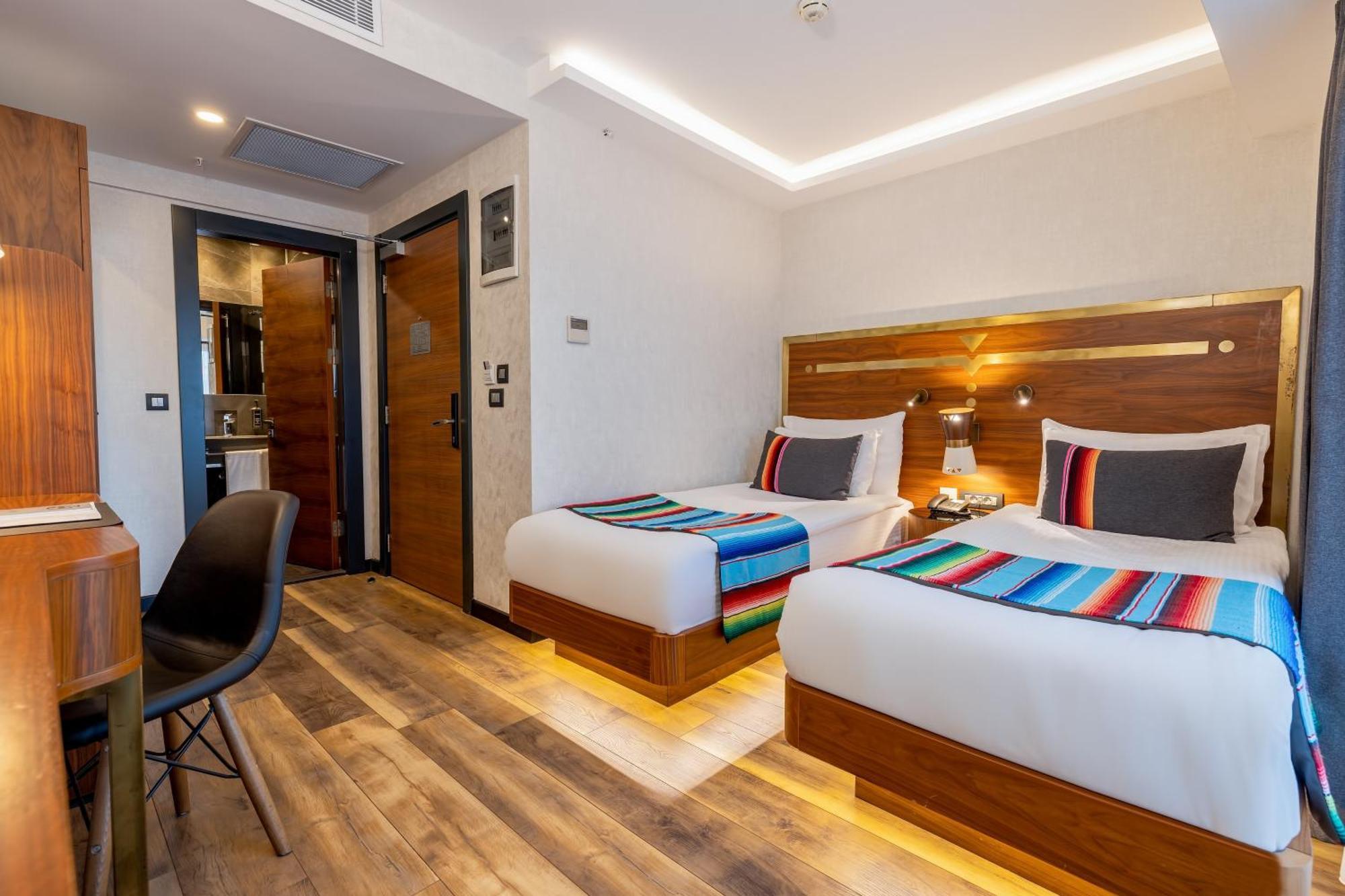 Hay Hotel Alsancak Измир Екстериор снимка