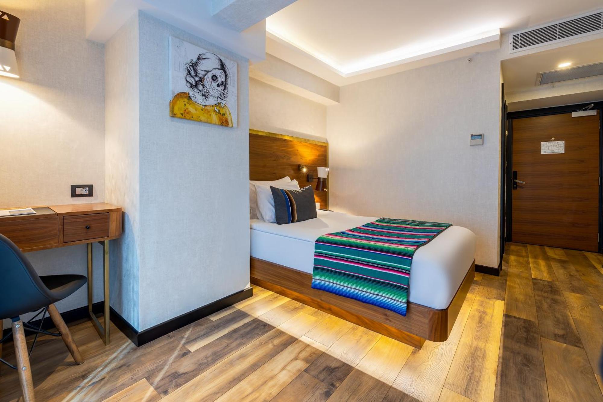 Hay Hotel Alsancak Измир Екстериор снимка