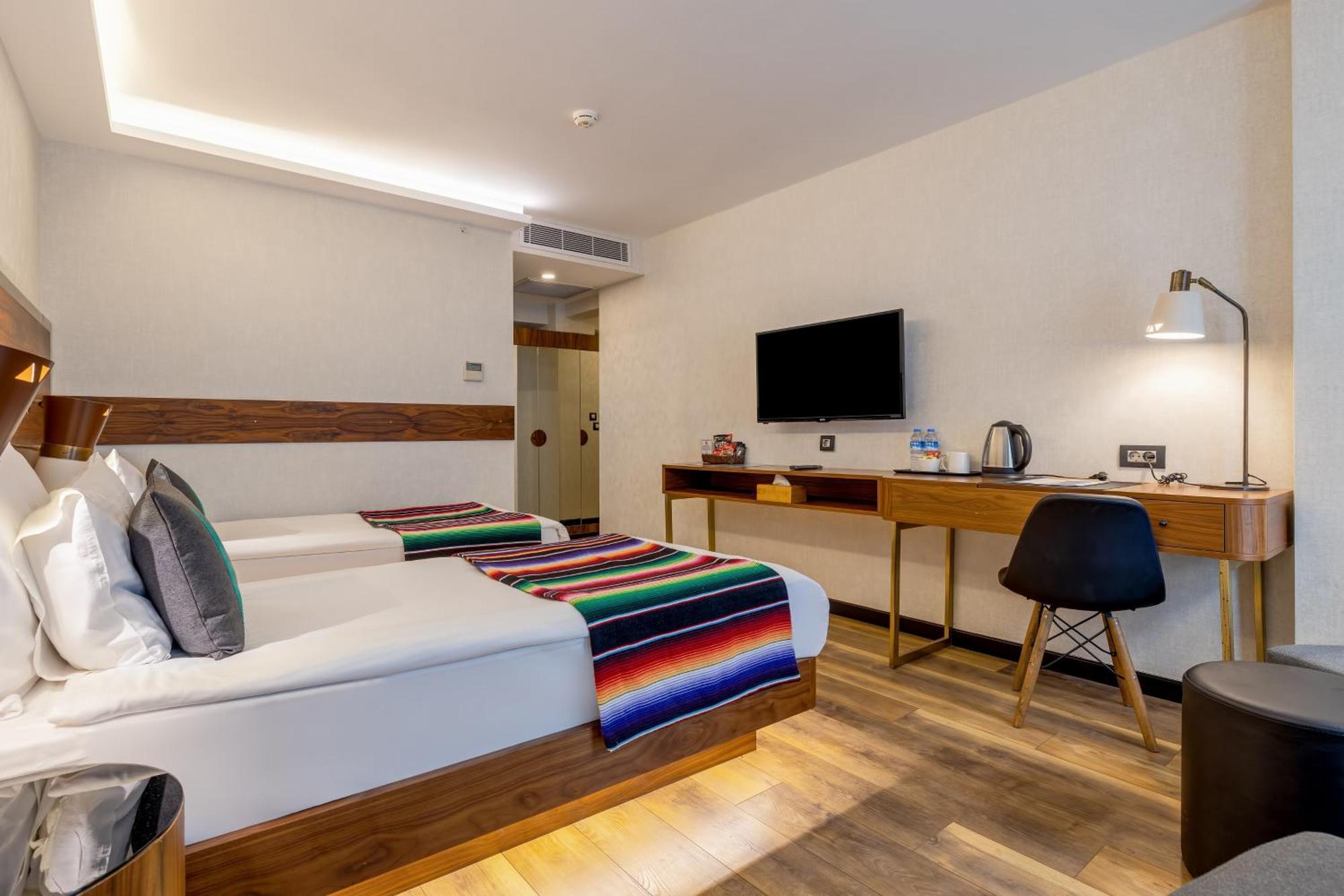 Hay Hotel Alsancak Измир Екстериор снимка