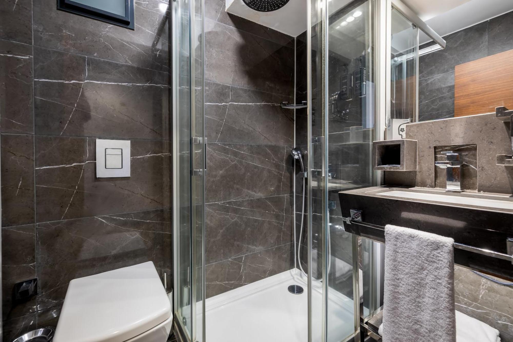 Hay Hotel Alsancak Измир Екстериор снимка