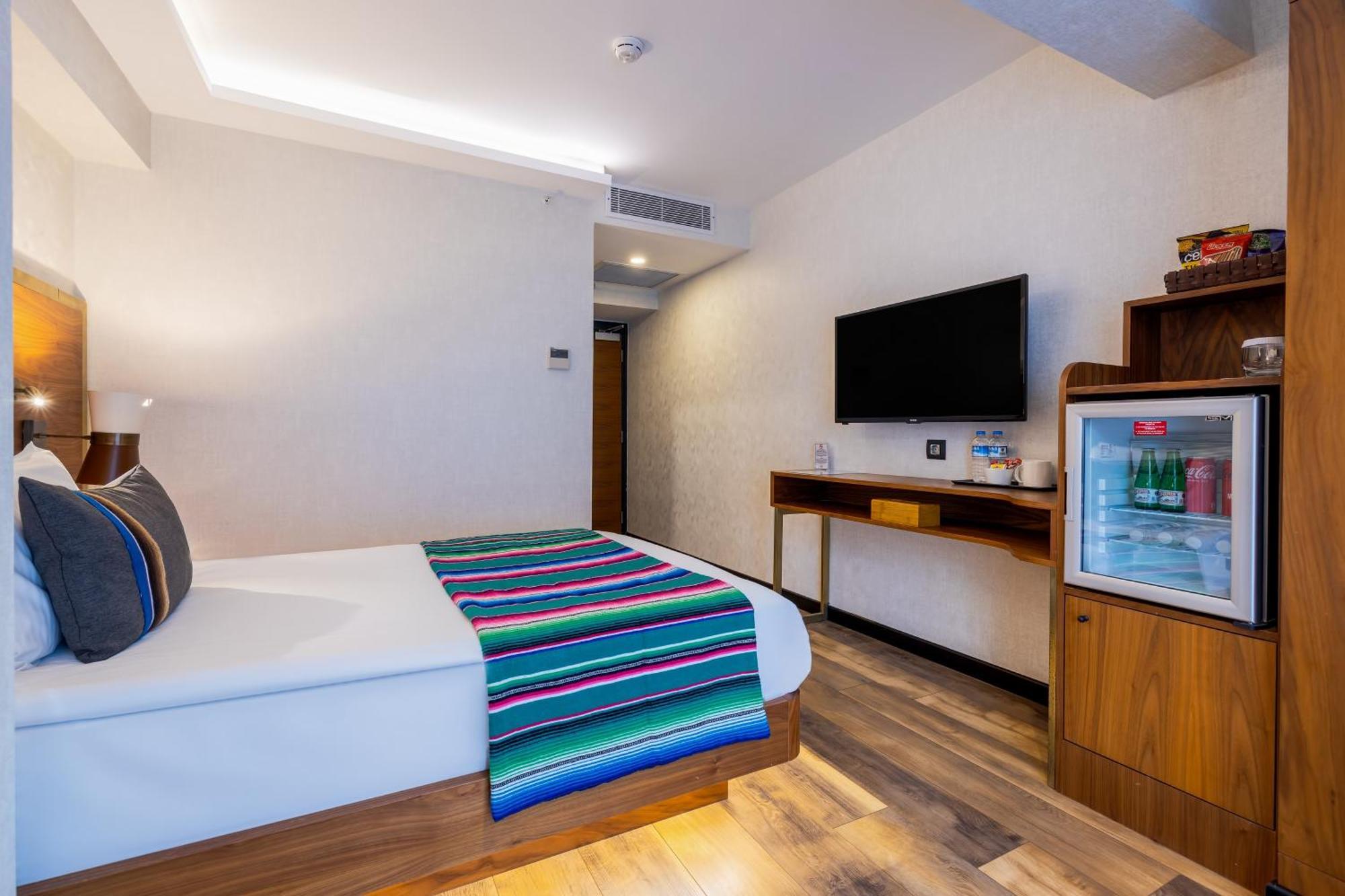 Hay Hotel Alsancak Измир Екстериор снимка